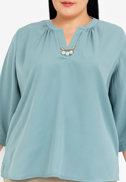 Divina Plus Size V-Neck Detachable Brooch Pin Blouse Top