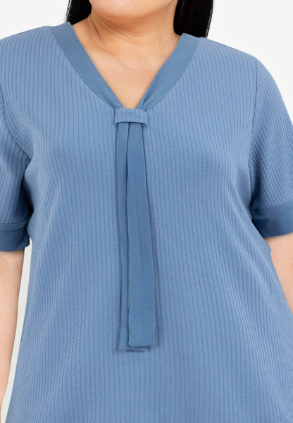 Divina Plus Size Textured Fabric V-neck Decorative Tie Detail Blouse Top