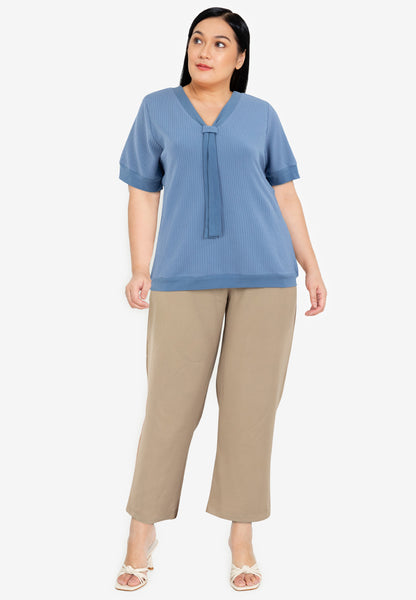 Divina Plus Size Textured Fabric V-neck Decorative Tie Detail Blouse Top