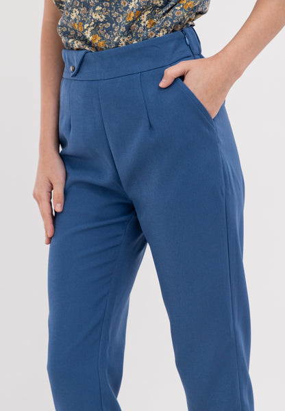 Straight Leg Cut Pants with Two Functional Side Pockets