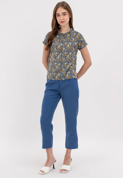 Straight Leg Cut Pants with Two Functional Side Pockets