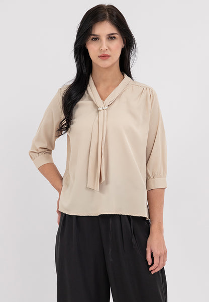 Krizia Quarter Sleeve V-neck Slip-in Tie with Decorative Pearl Blouse Top