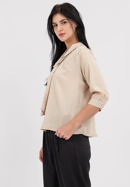 Krizia Quarter Sleeve V-neck Slip-in Tie with Decorative Pearl Blouse Top